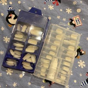 Artificial nail kits